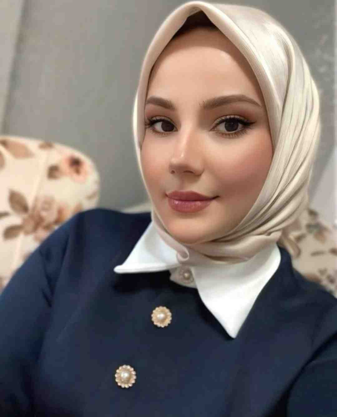 Güneşli Lüks Bayan Bayan Escort Zuhal